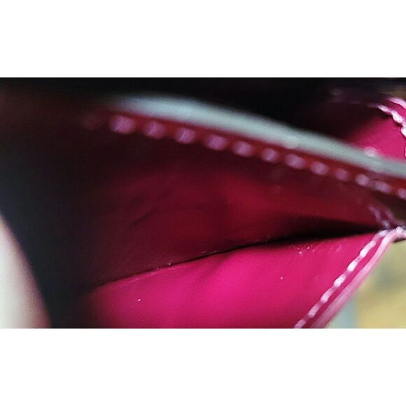 Louis Vuitton Cerise Monogram Vernis Sarah Wallet - Picture 11 of 12